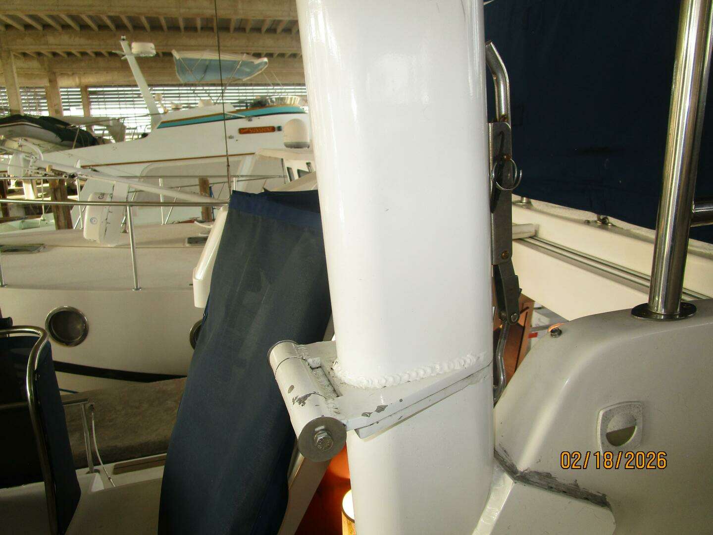 2004 Mainship 430 - Image 30