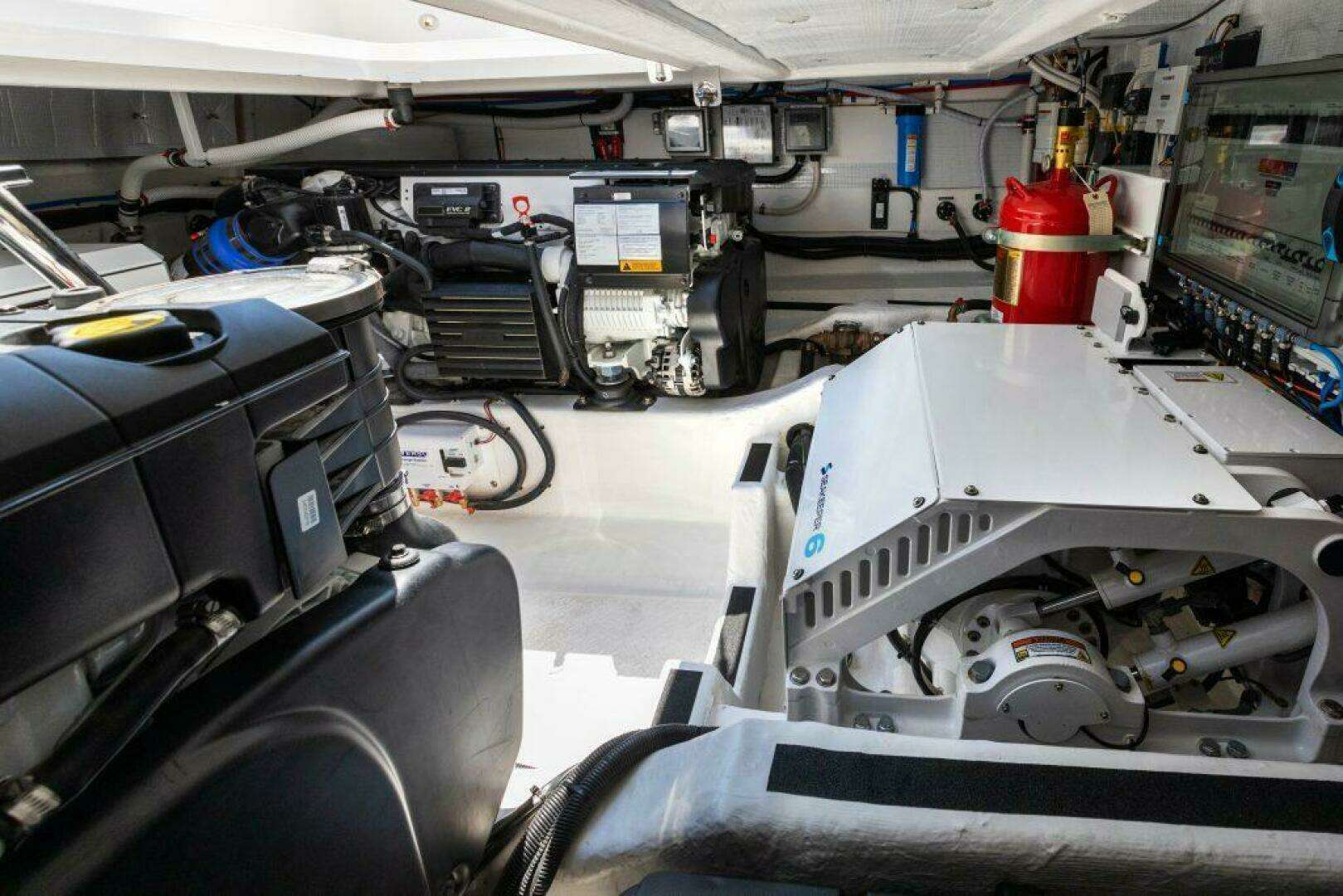 2027 Sabre 43 Salon Express - Image 34