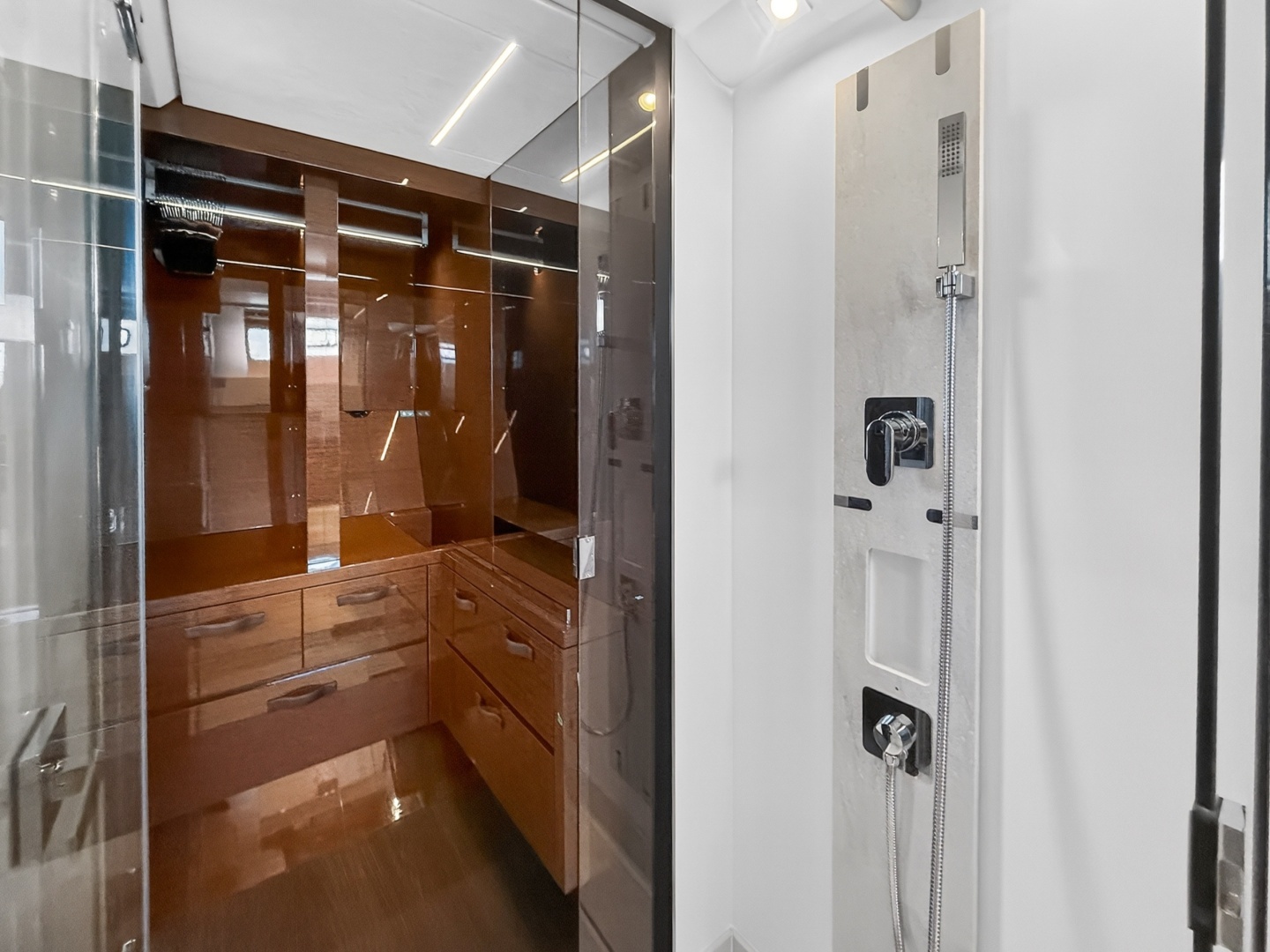 2023 Prestige 590 - Image 48