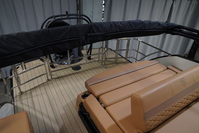 2027 Godfrey Marine Monaco 235 SFL 27" Impact Center Tube Package - 17