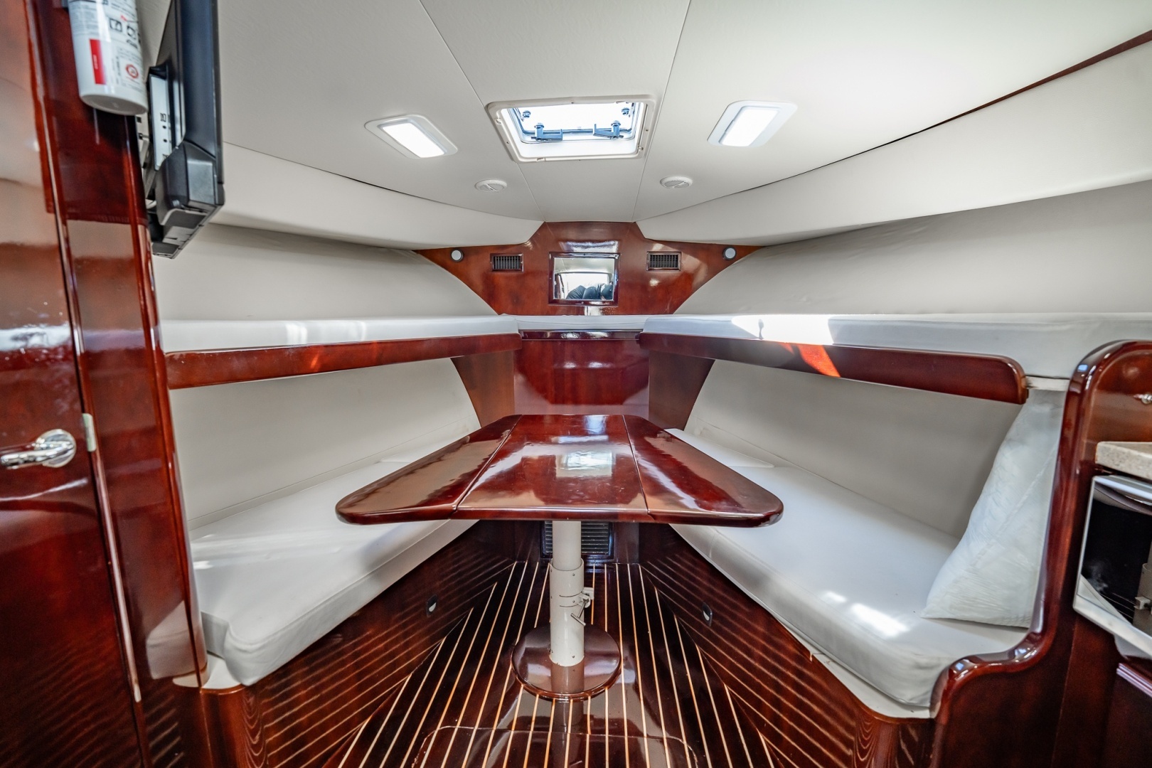 2004 Luhrs 320 Open - Image 37