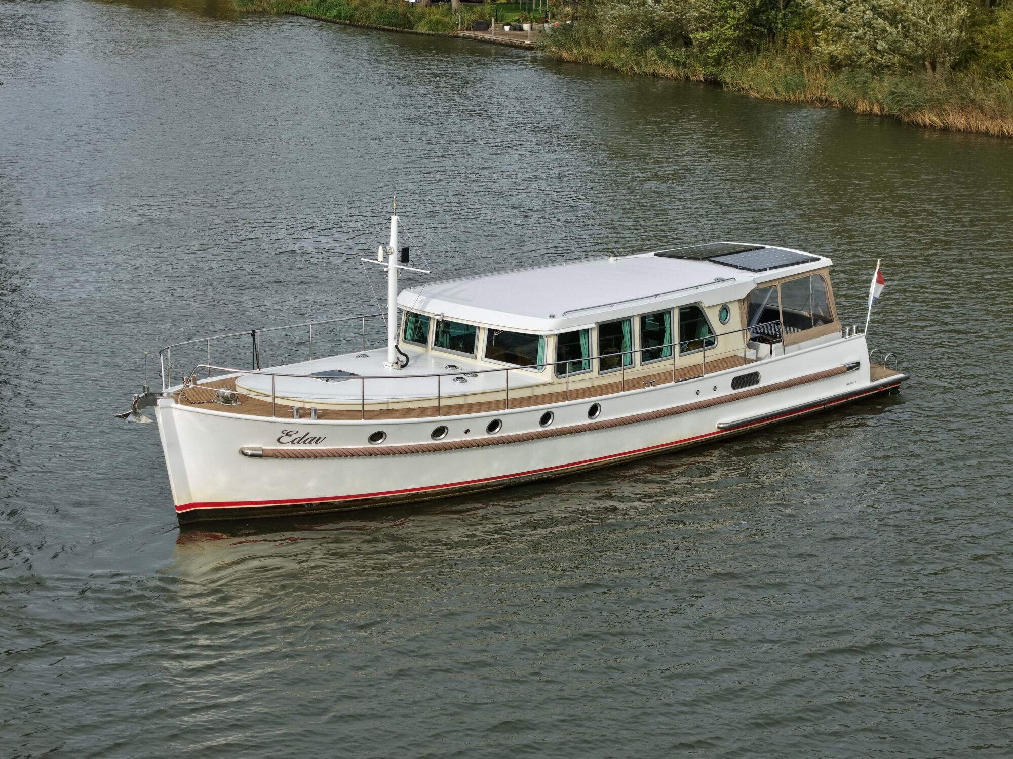 2013 Serious Yachts Serious Yachts Gently Low Bridge 45 Sedan