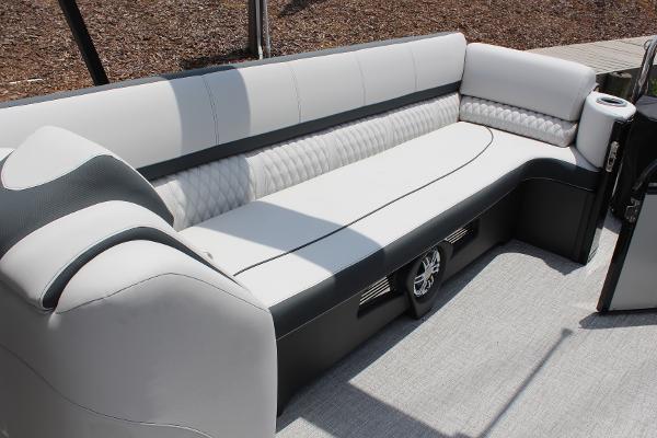 2025 Tahoe Pontoon Cascade Quad Lounger with sleek, modern seating design.