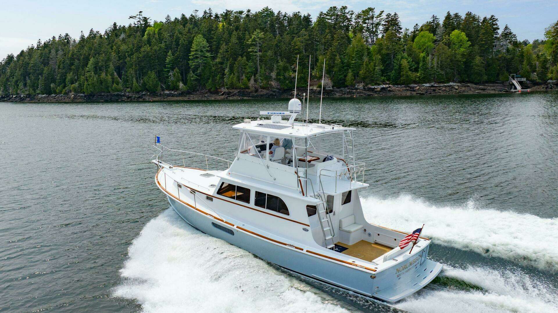 2019 Lowell Flybridge - Image 31