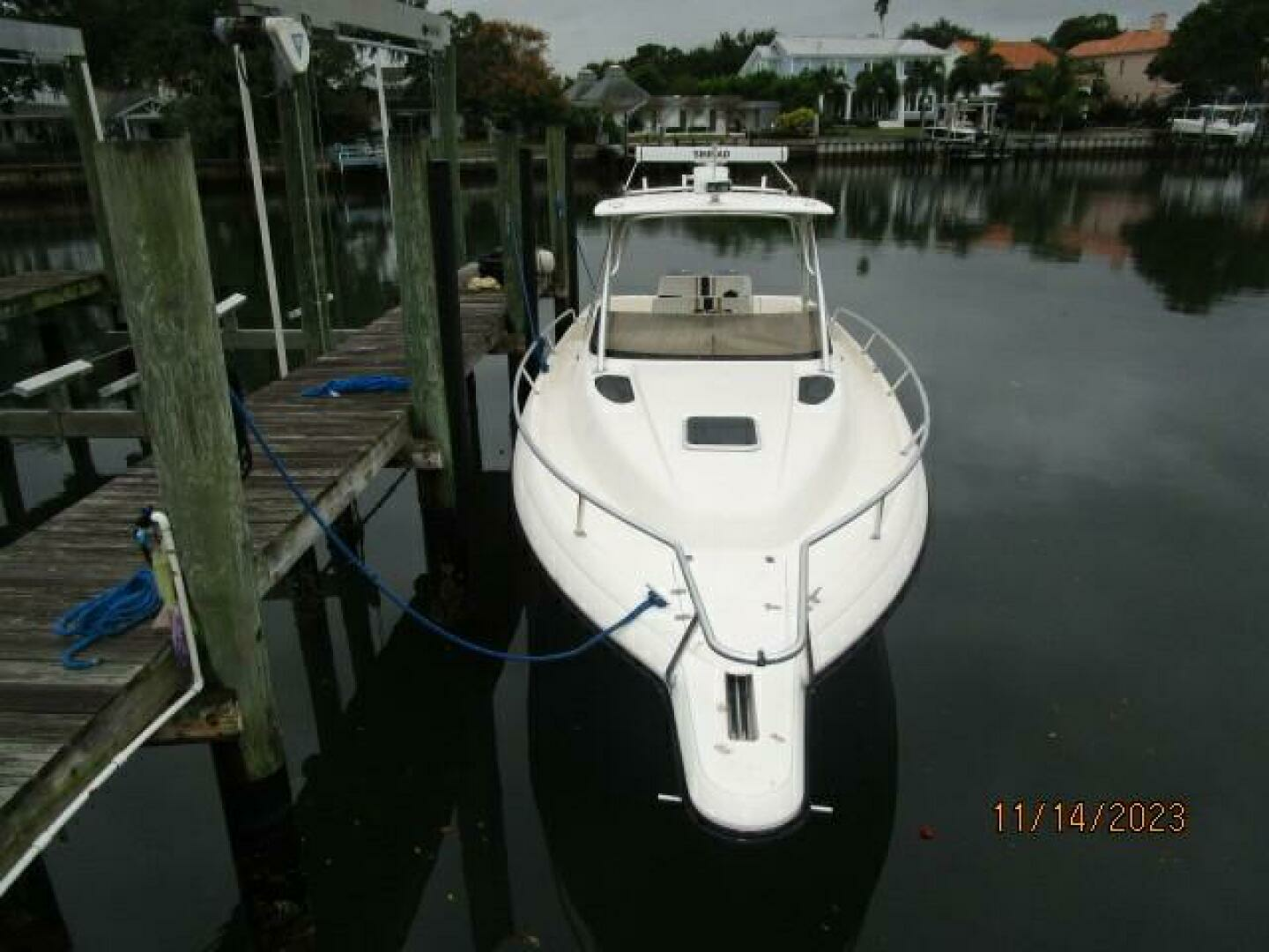 2001 Intrepid 348 Walkaround - Image 2