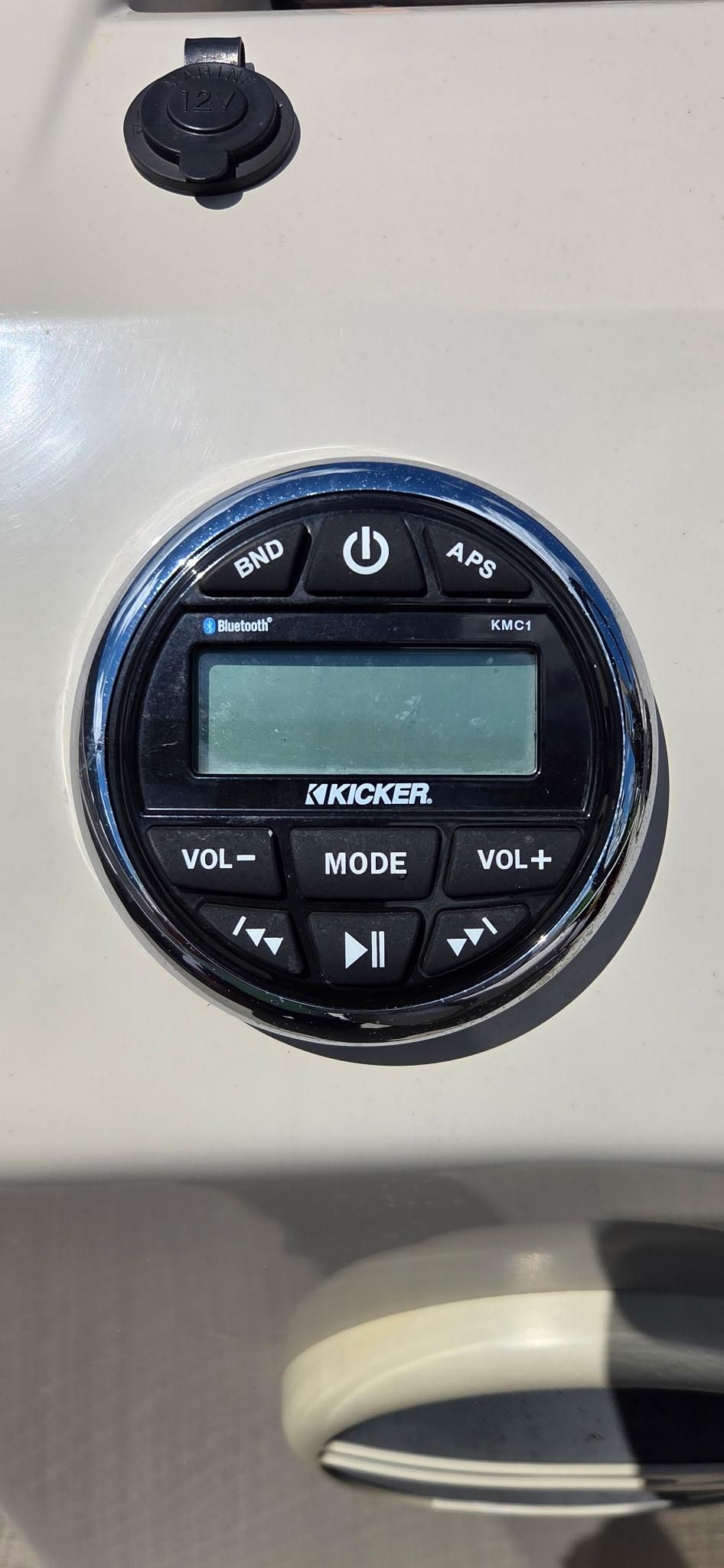 Kicker audio system in a 2018 Bennington 18SL boat.