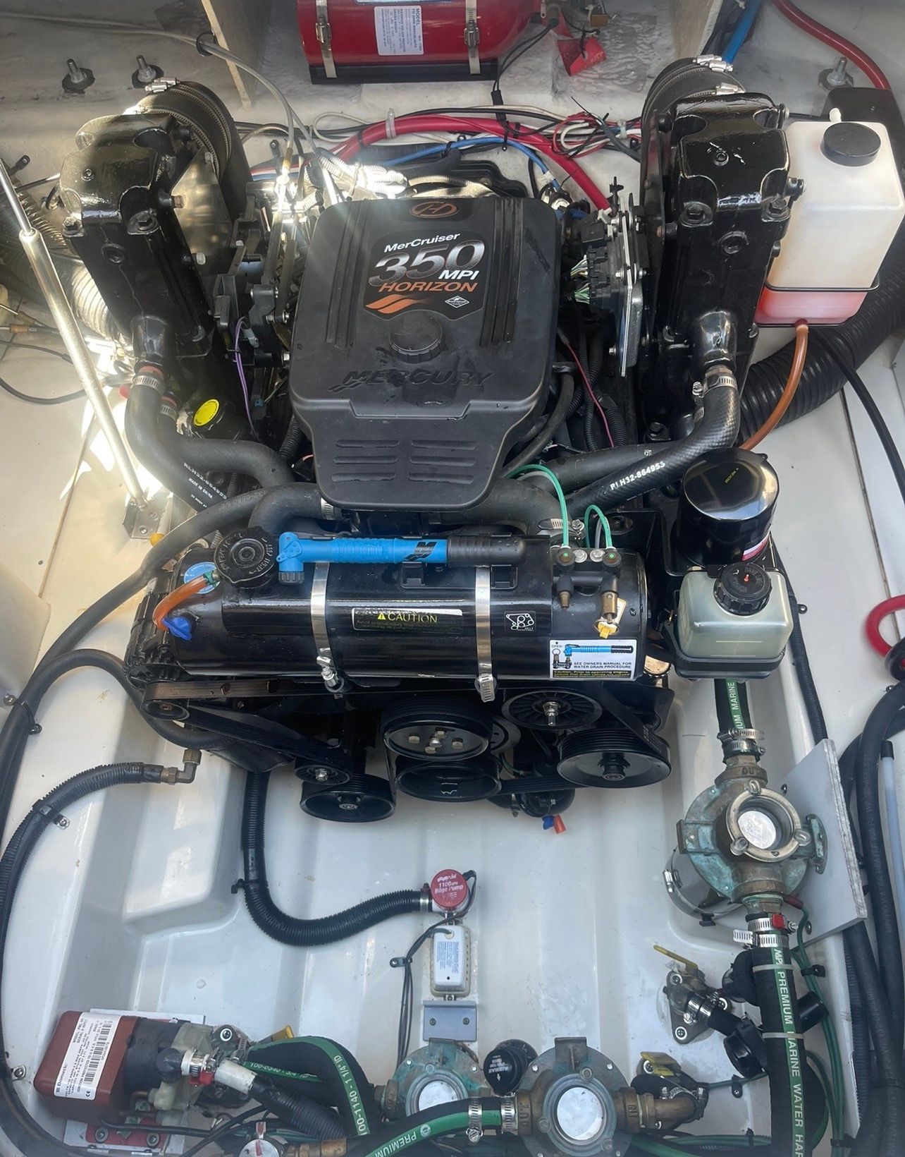 Engine compartment of a 2006 Sea Ray 270 Amberjack boat with MerCruiser engine.