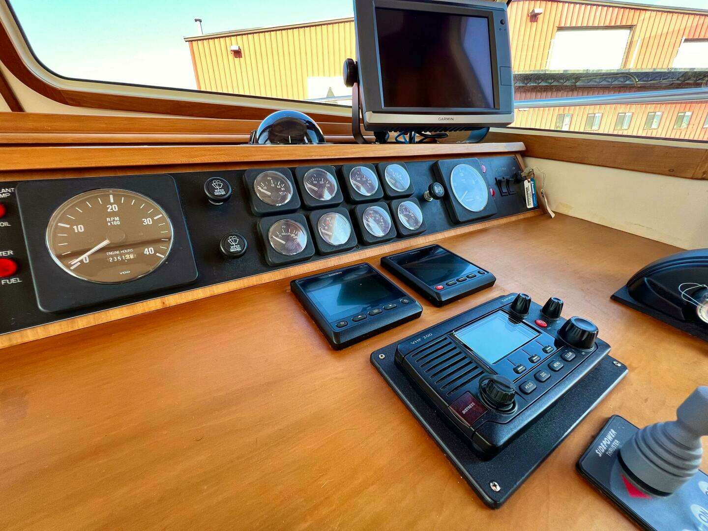 2001 Sabre Sabreline 47 - Image 23