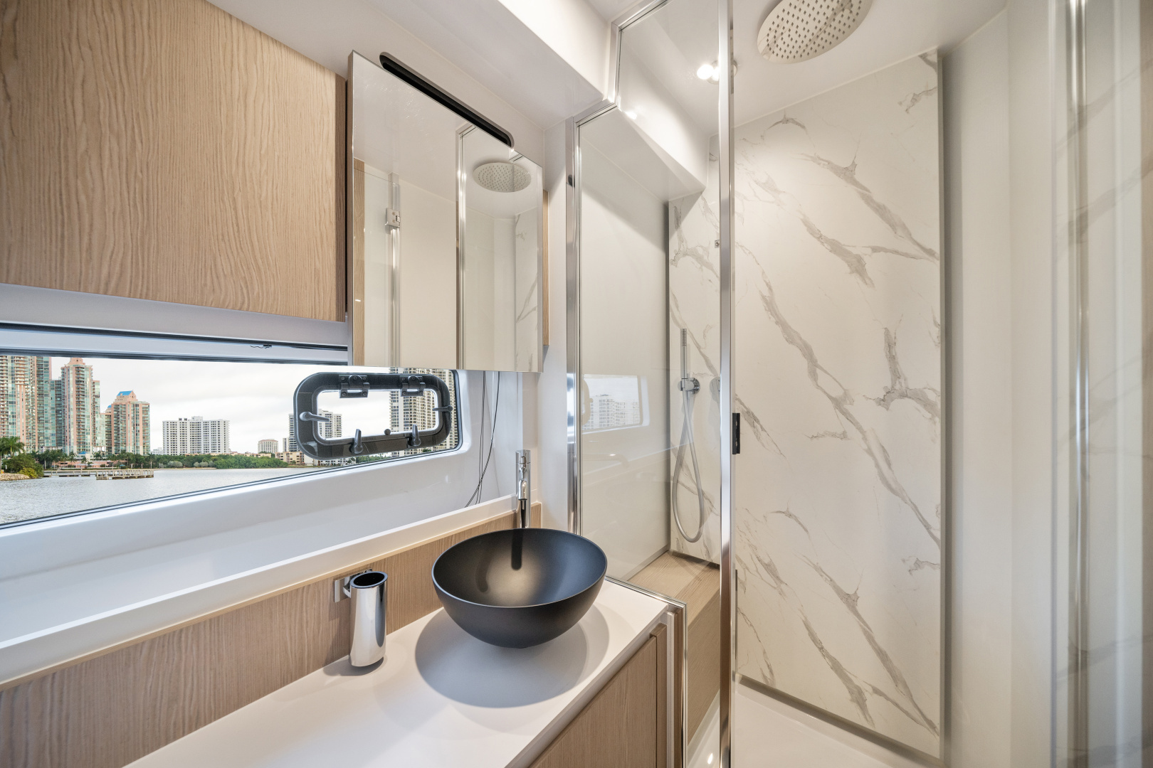 2023 Azimut 53 FLY - Image 28
