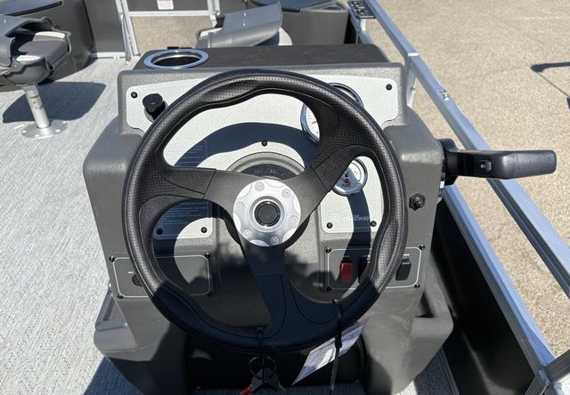 2026 Sun Tracker Bass Buggy 18 DLX - 5