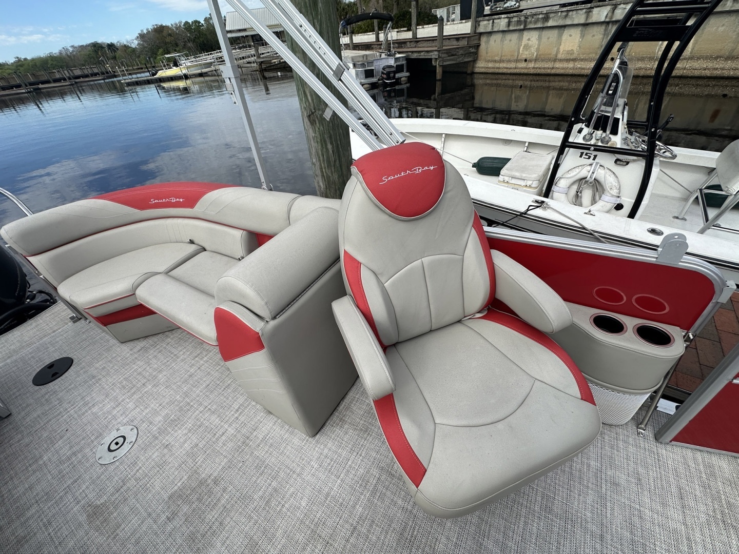 2022 South Bay LE Series Tri Hull - Image 14