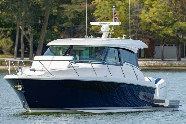 2026 Tiara Yachts 43 LE