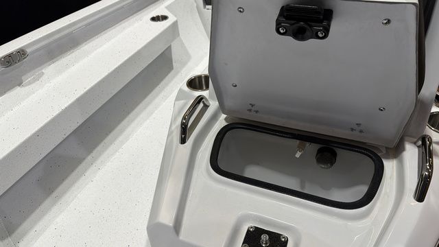 2026 Xpress H22 Bay W/ Yamaha 200 "SHO" - 17