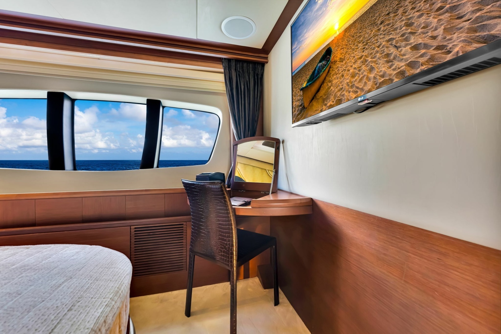 2005 Azimut 105 - Image 128