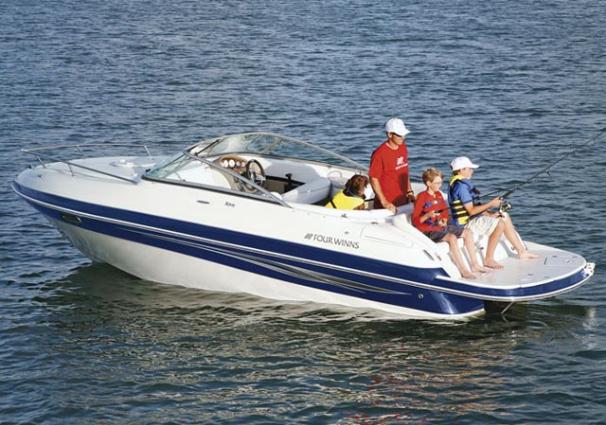 2009 Four Winns S215
