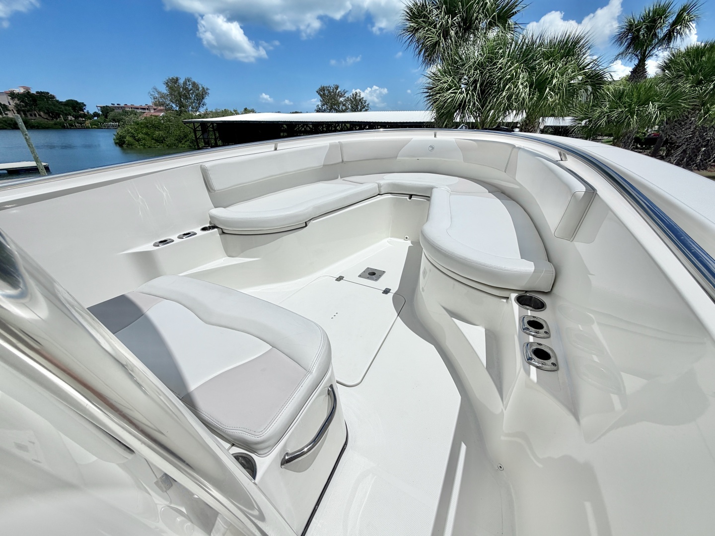 2013 Edgewater 318 CC - Image 4