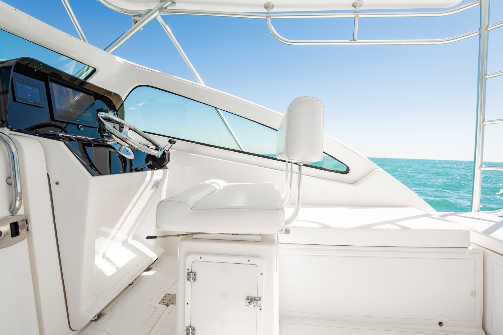 2004 Luhrs 320 Open - Image 21