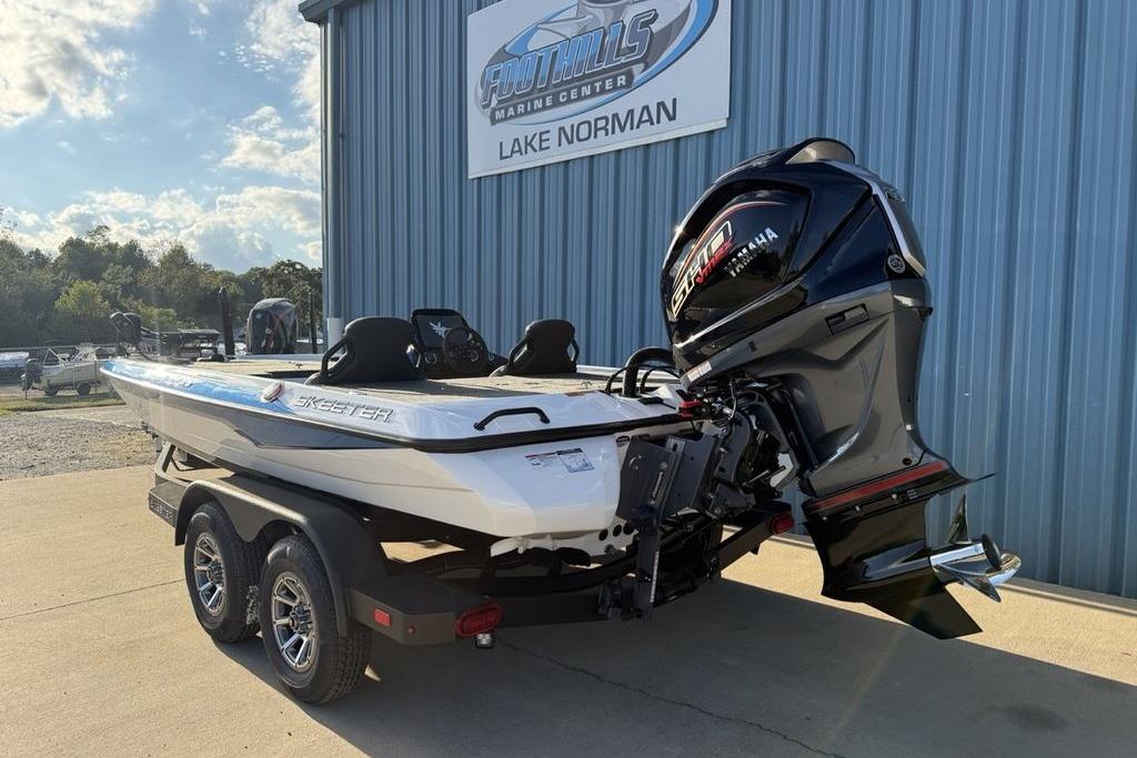 2026 Skeeter ZXR19 SE boat with Yamaha engine at Foothills Marine Center, Lake Norman.