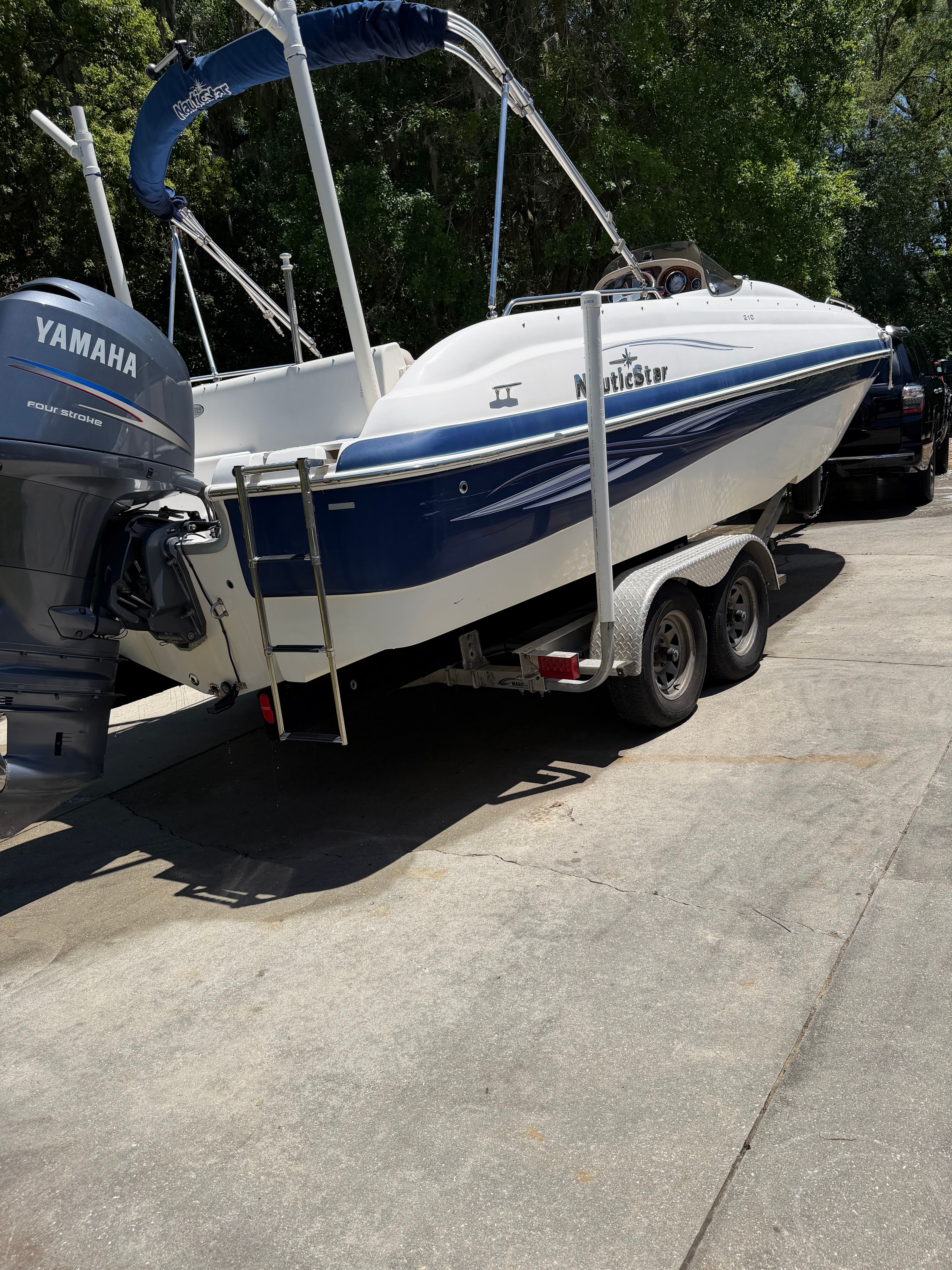 2009 NauticStar 210 Sport Deck (211 hours) - 8
