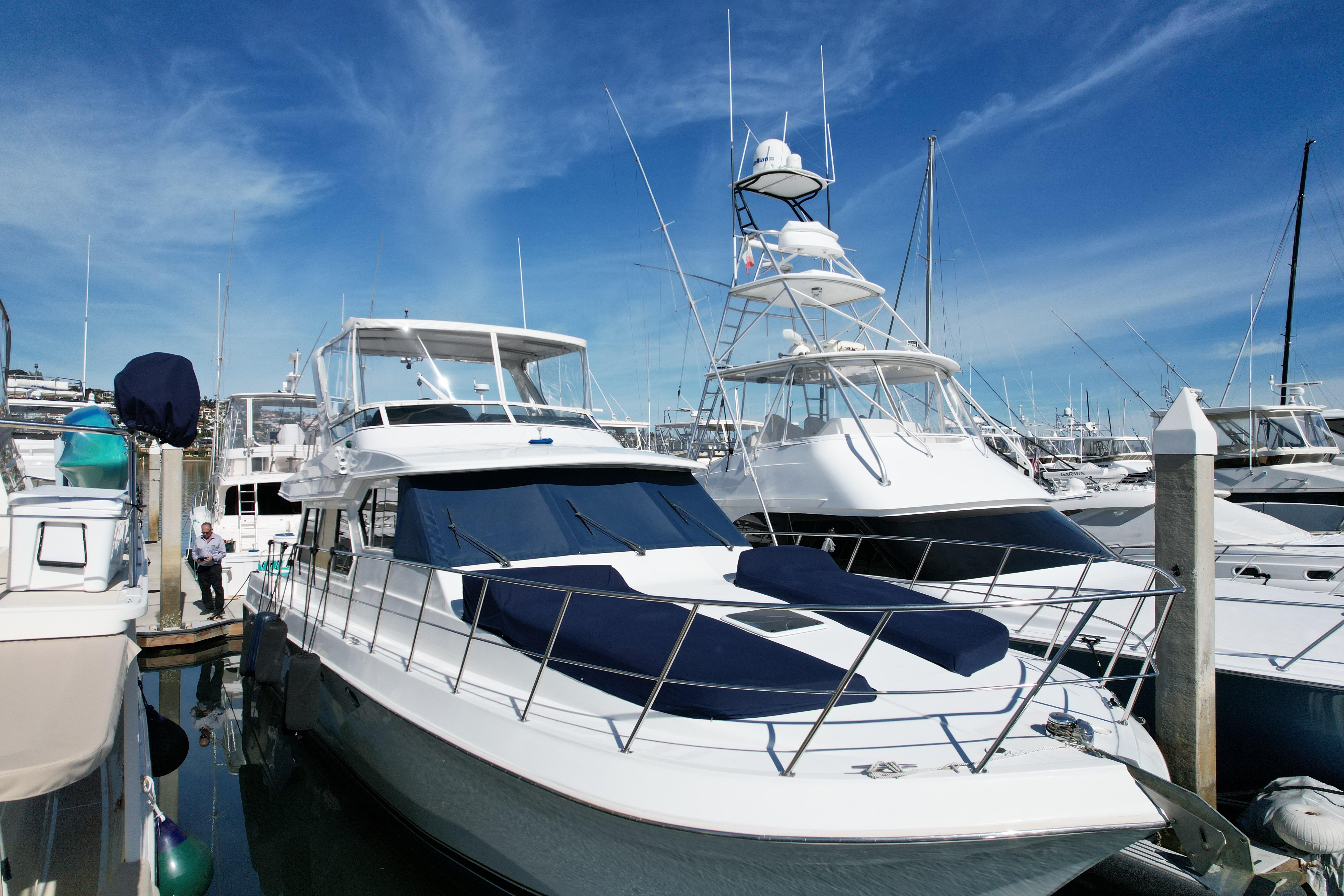 2005 Navigator 4400 Pilothouse