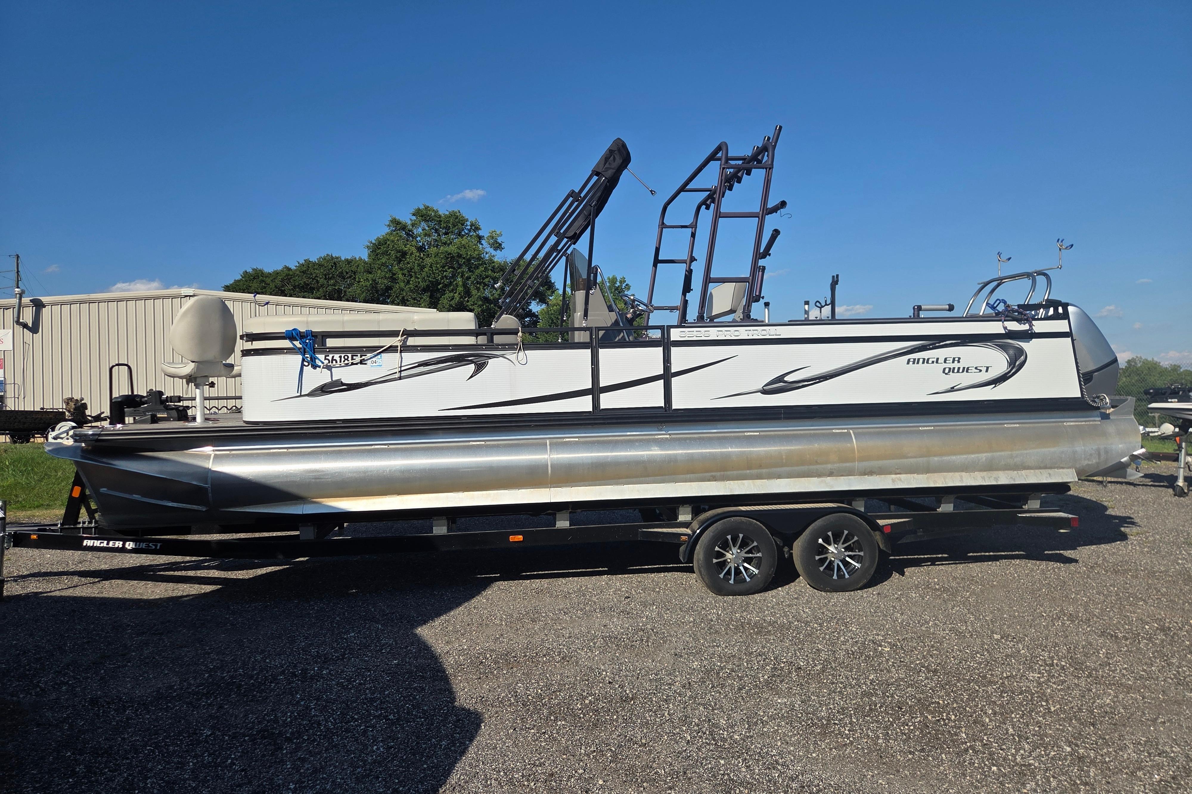 2024 Angler Qwest 8526 Pro Troll
