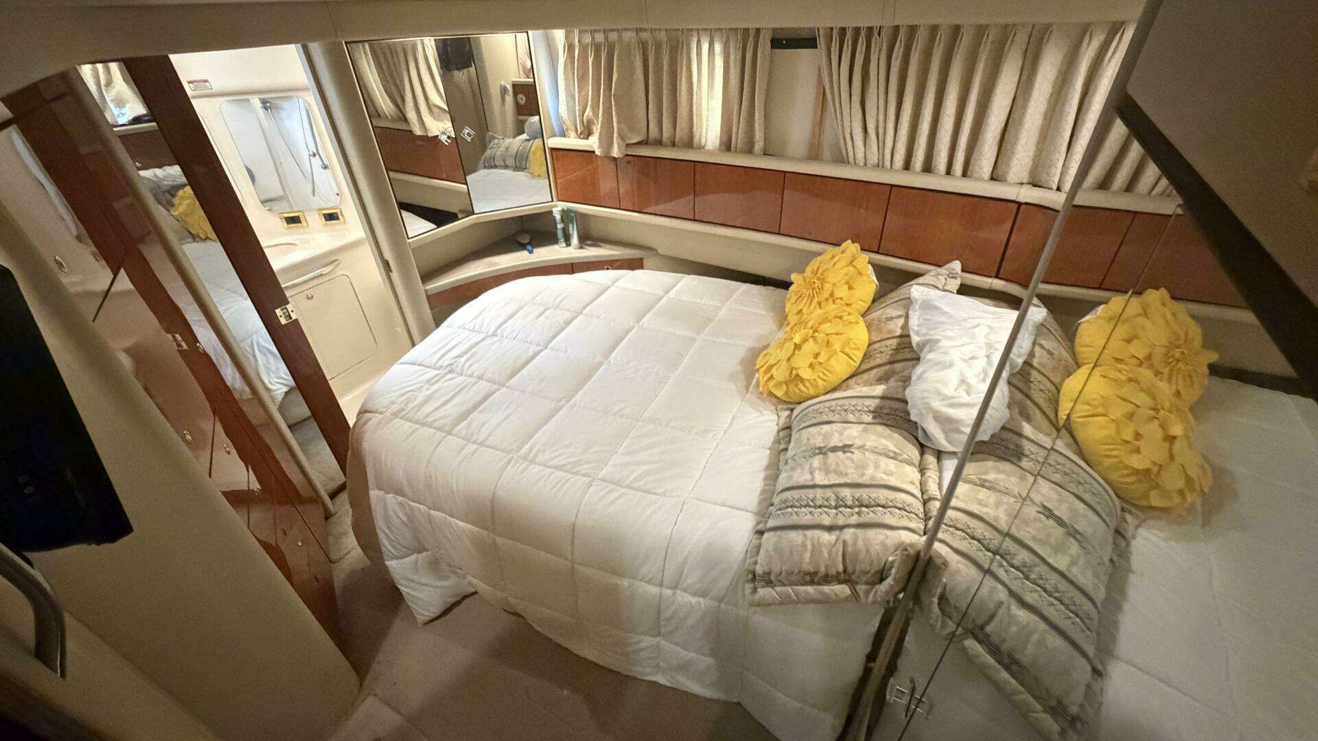 2000 Sea Ray 380 Aft Cabin - 33