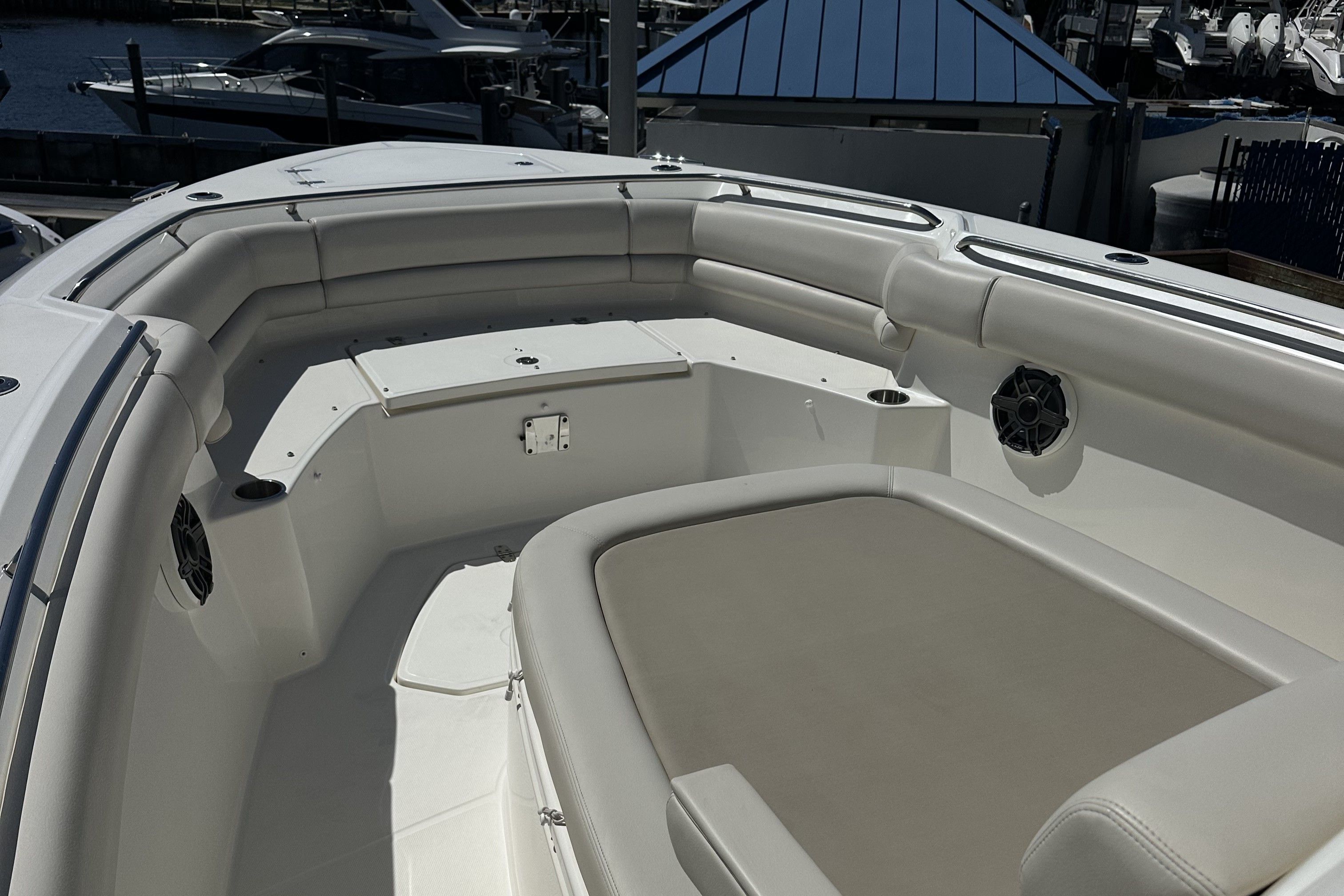 2023 Boston Whaler 33 OUTRAGE - 10