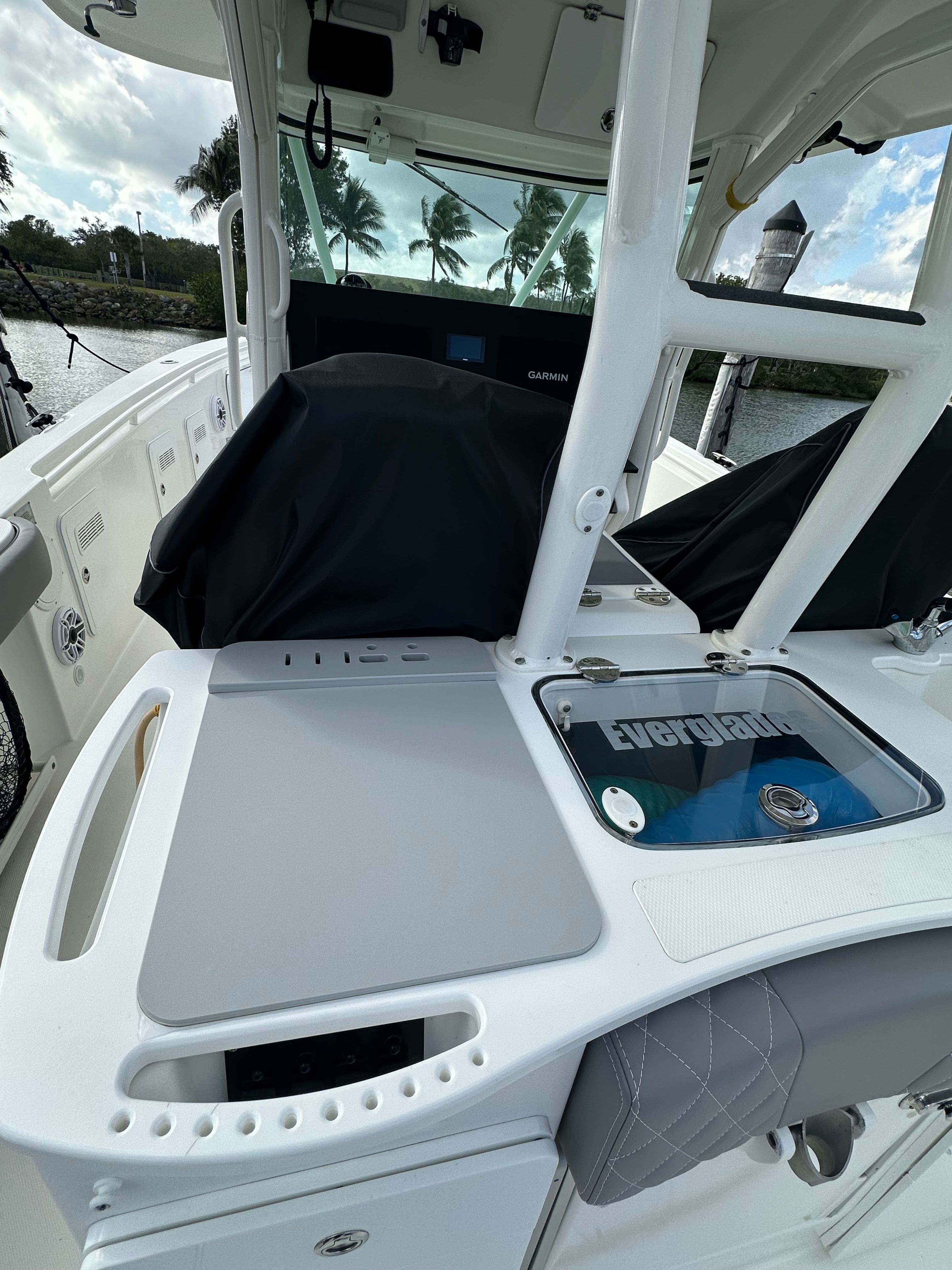 2009 Everglades 365 Center Console - 38