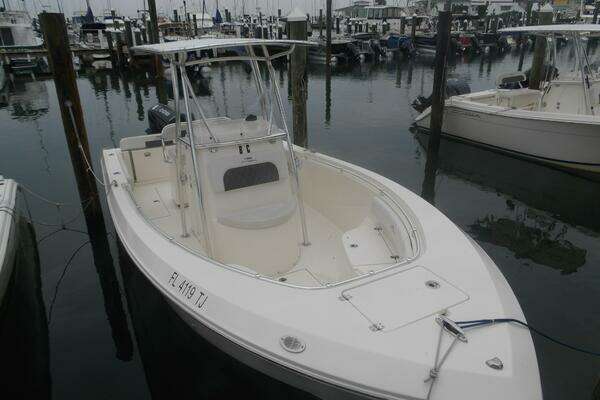 2022 Cobia 240CC
