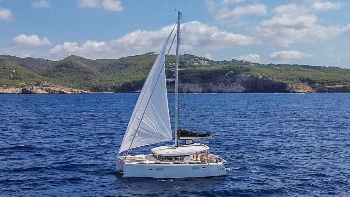2013 Lagoon 39