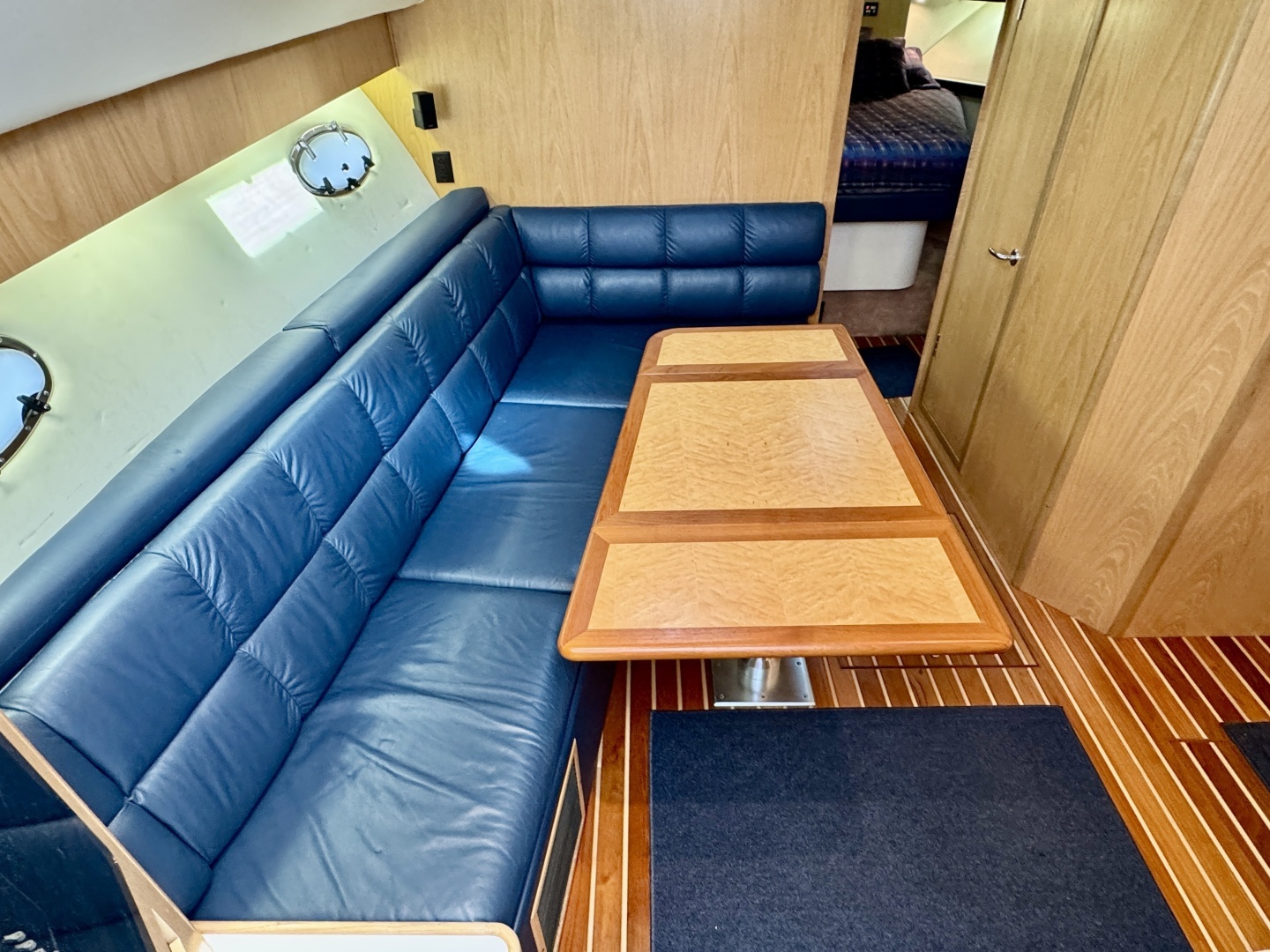1999 Tiara Yachts 4100 Open - Image 37