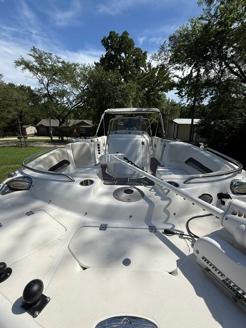 2016 Hurricane SunDeck Sport 231 OB