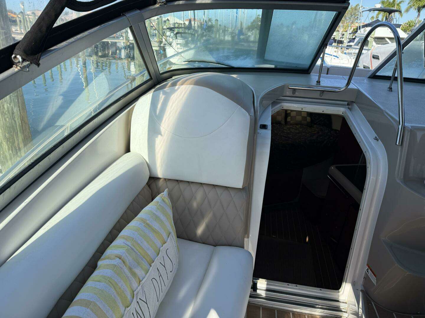 2006 Four Winns 318 Vista - Image 19