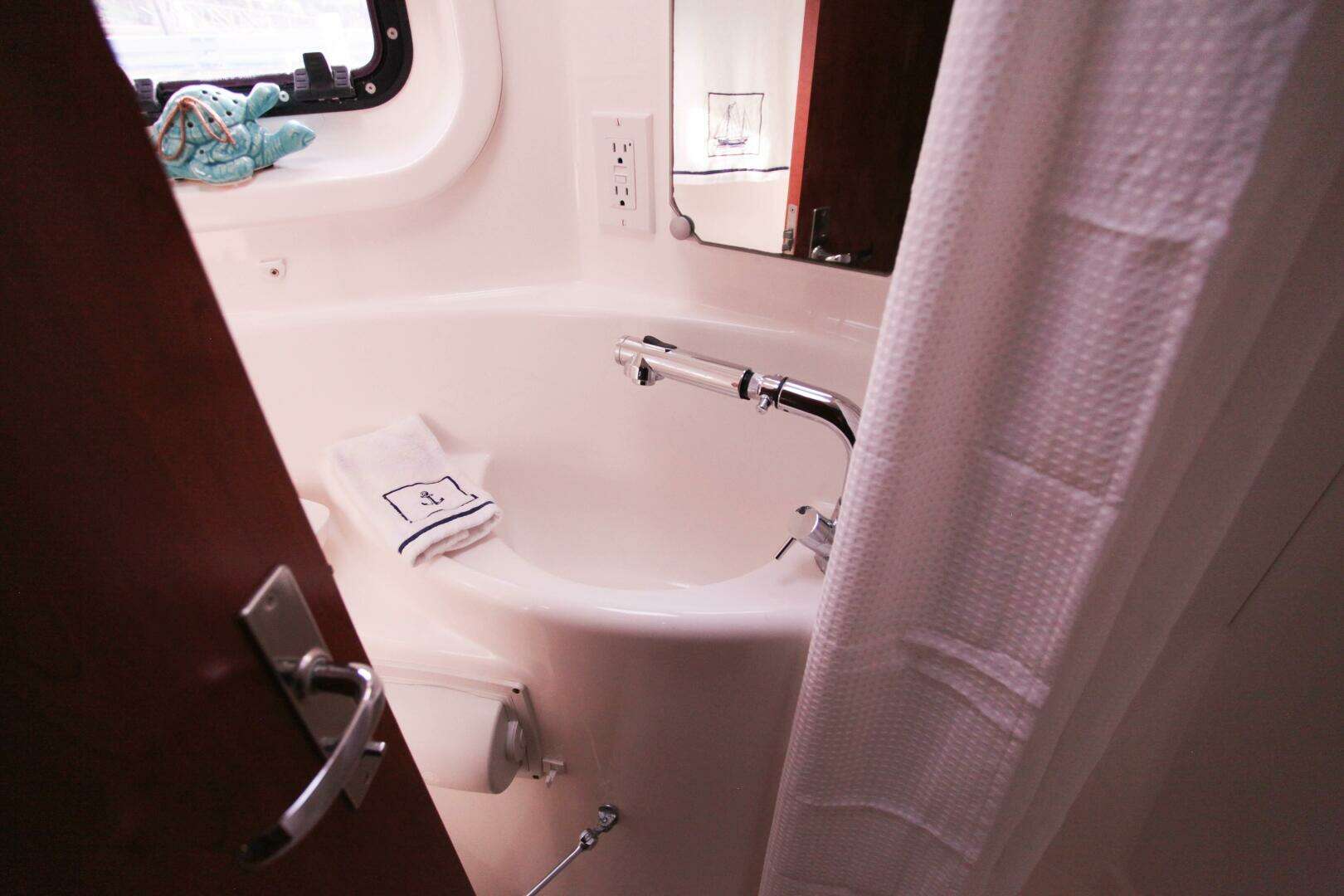2012 Leopard owners version never in charter - Image 85