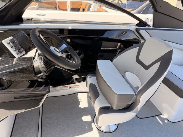 2026 Yamaha Boats AR220 - 16