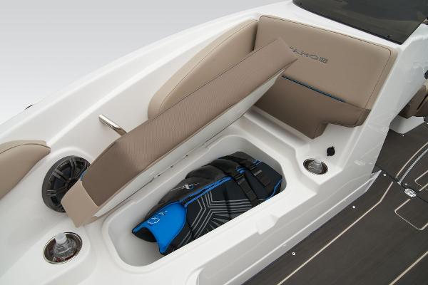 2025 Tahoe 210 S - 20