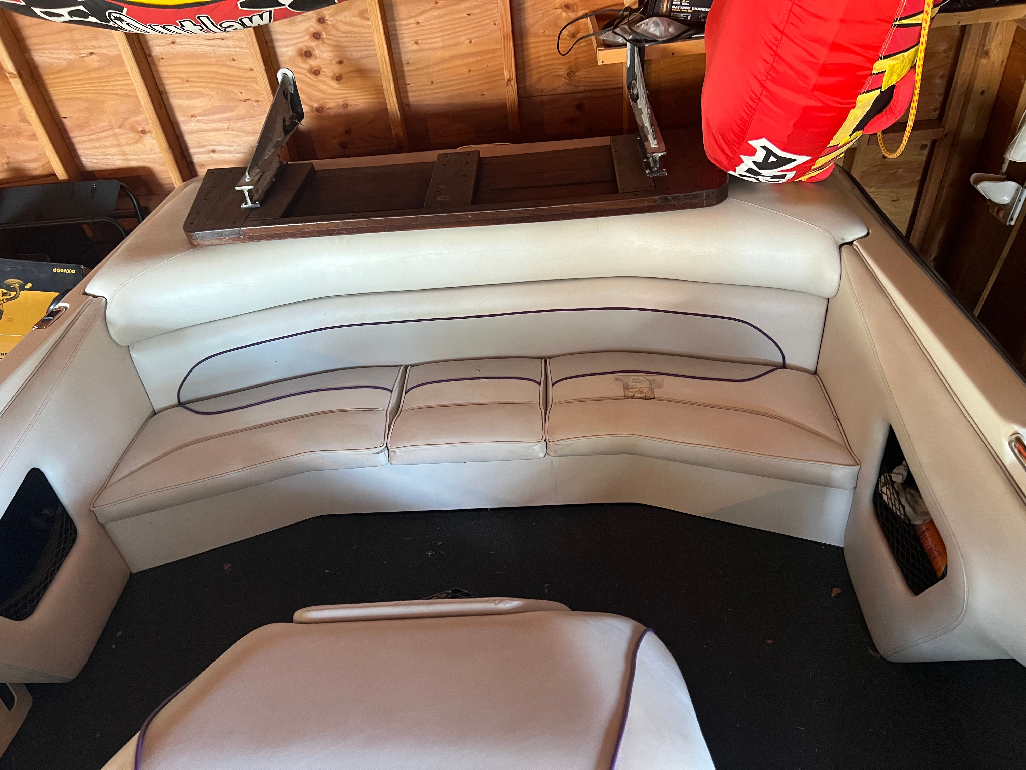 1997 Ski Centurion Elite Bowrider - 9
