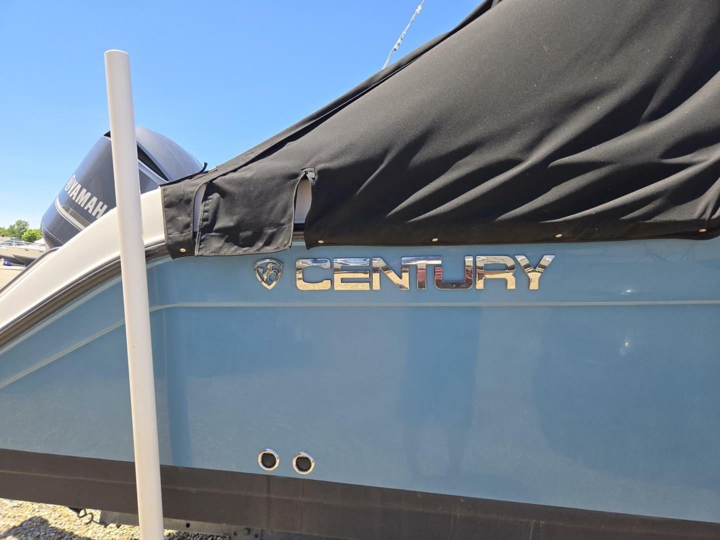 2009 Century 2400 Walkaround - Image 31