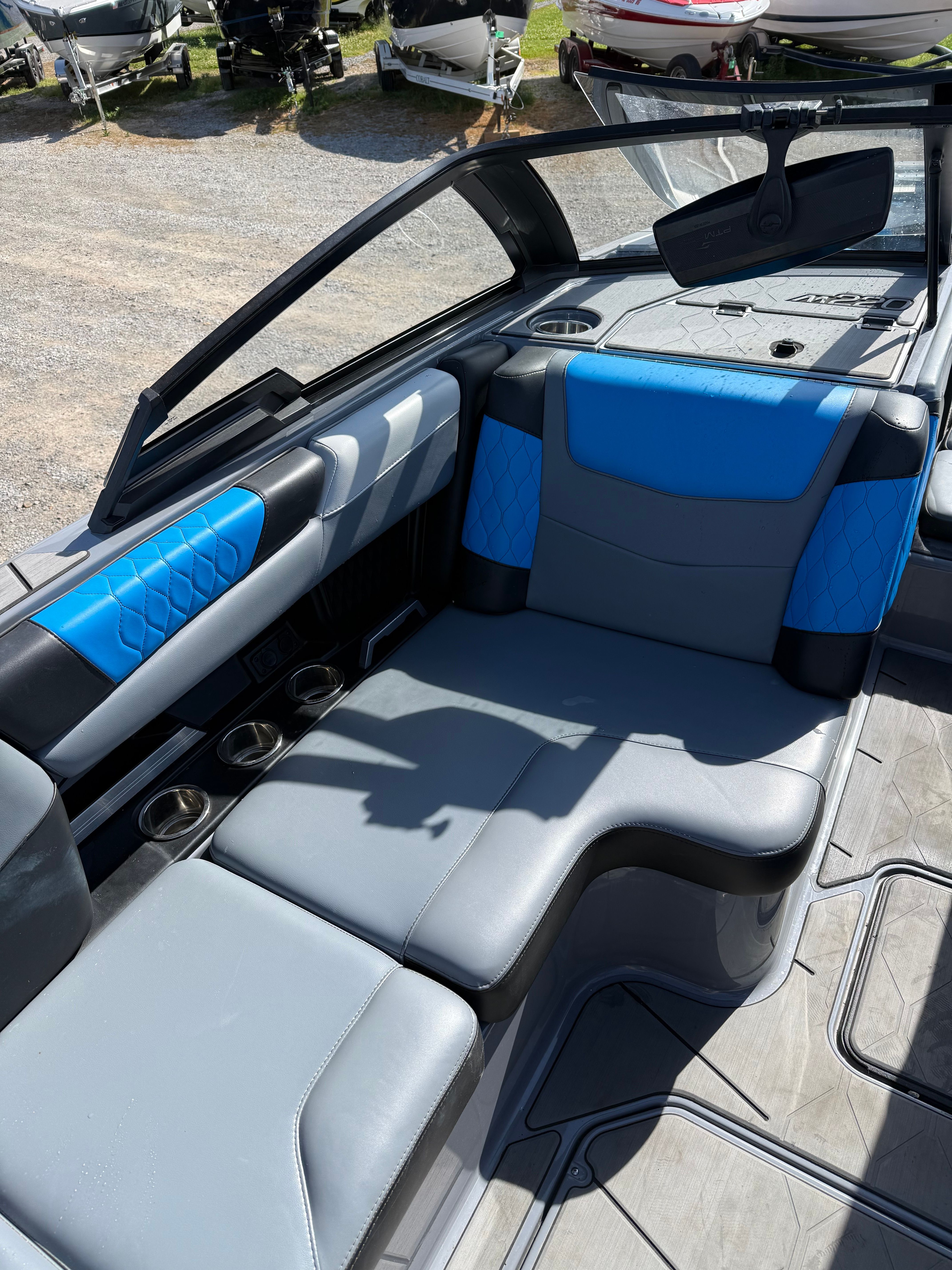 2021 MALIBU M220 - Image 8