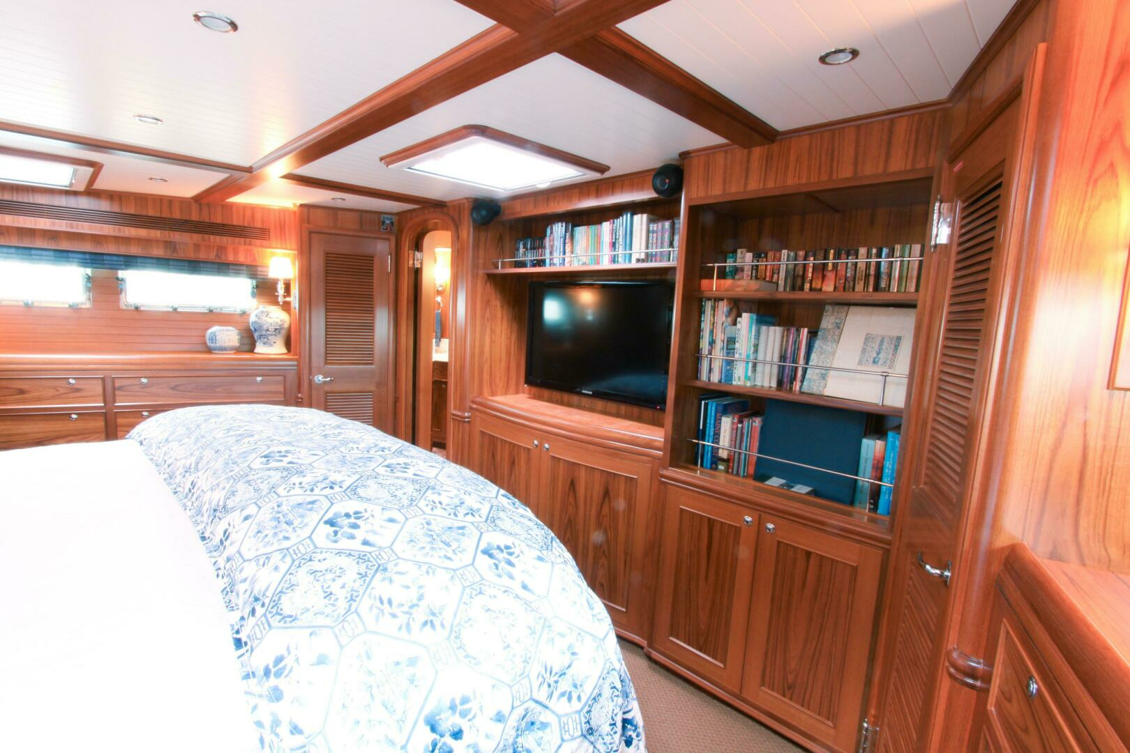 2011 Nordhavn — - Image 28