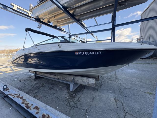 2019 Sea Ray SPX 230