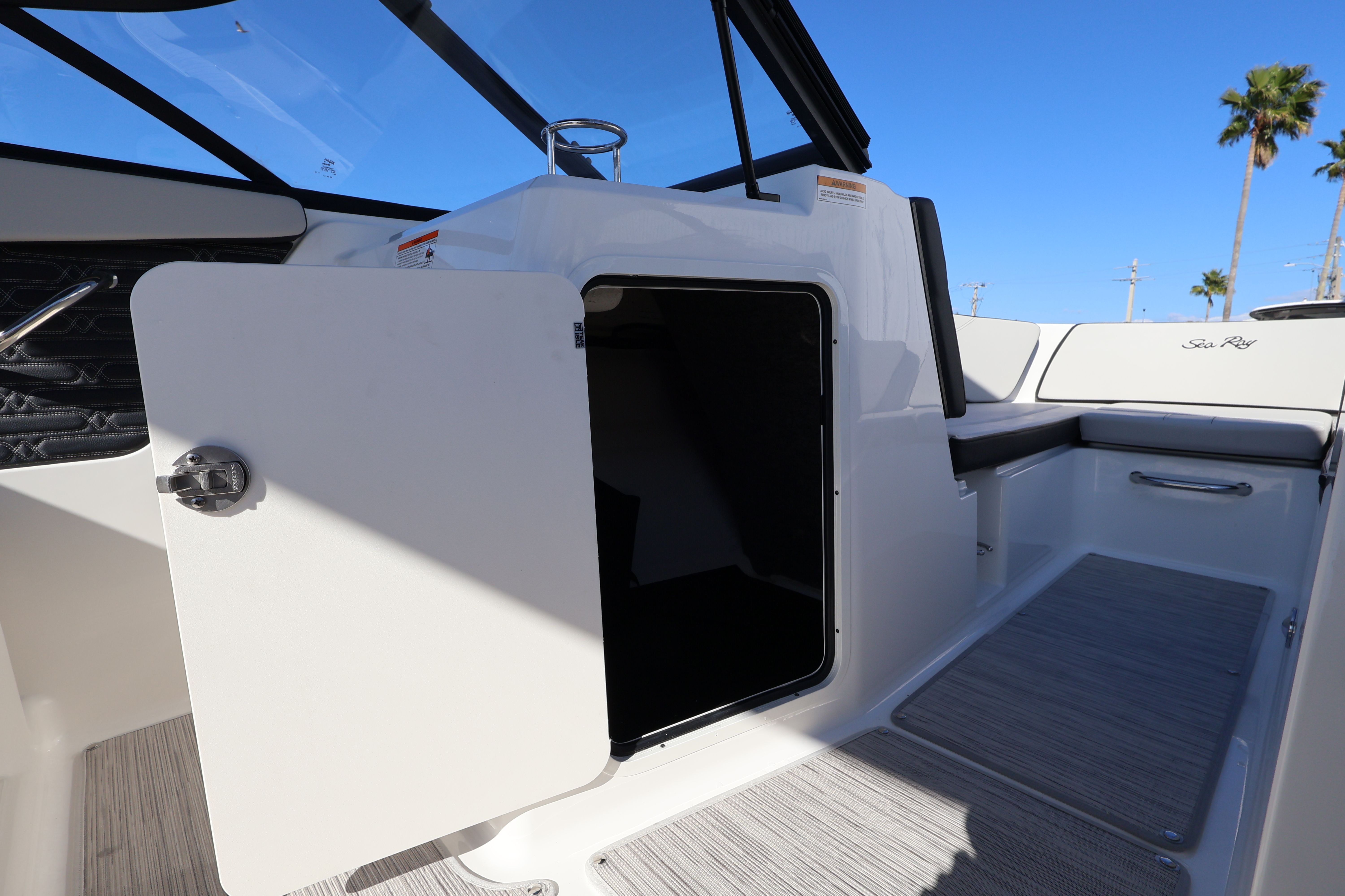 2026 Sea Ray SPX 210 Outboard - 15