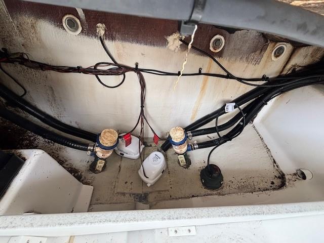 2015 Sportsman Heritage 251 Center Console - 32