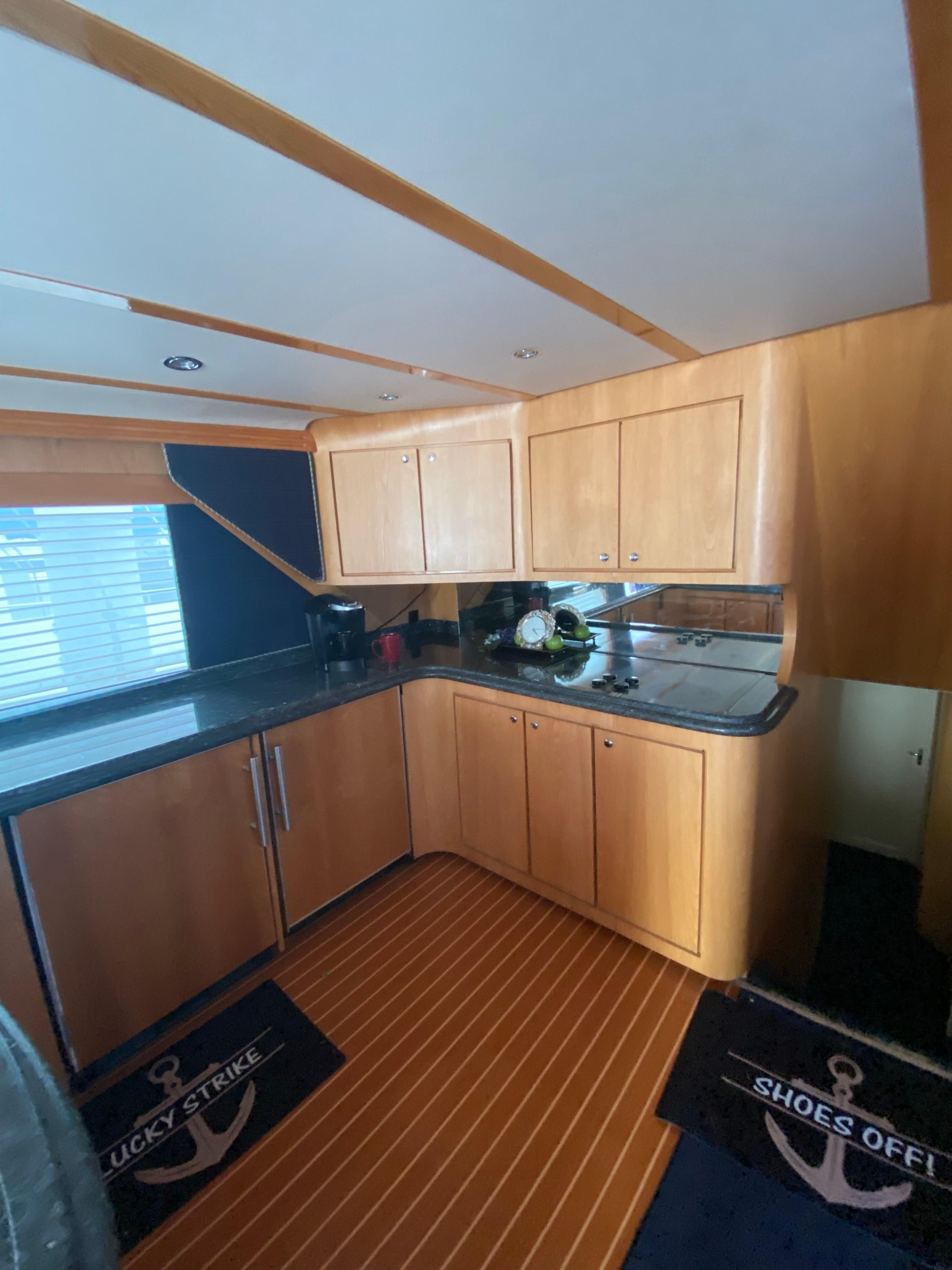 1988 Hatteras 65 Sportfisher - 25