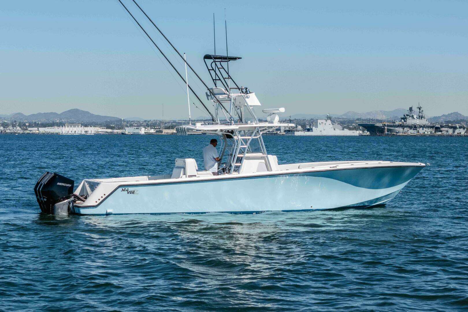 2018 SeaVee 370 Z - Image 30