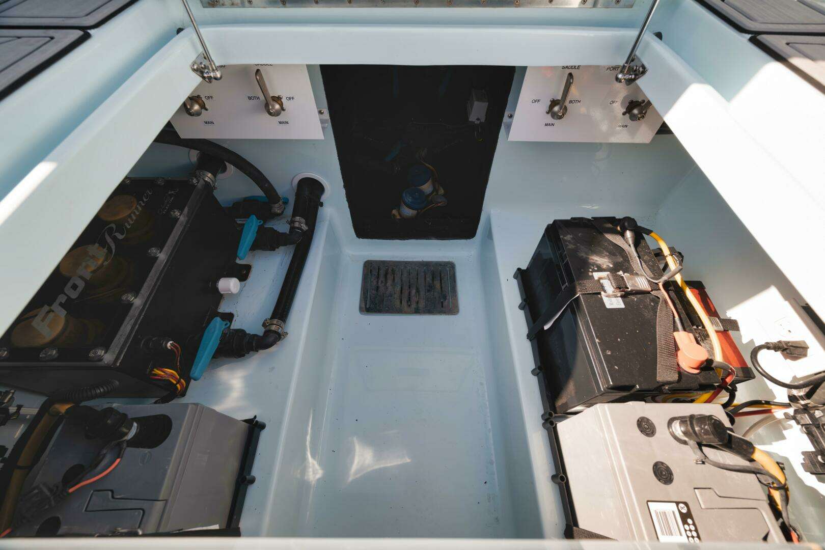 2026 Front Runner 39 Center Console - Image 12