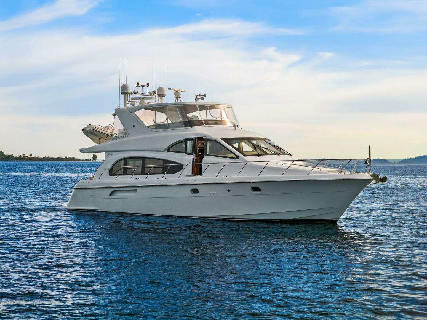2001 Hatteras Cockpit Motoryacht - Image 27