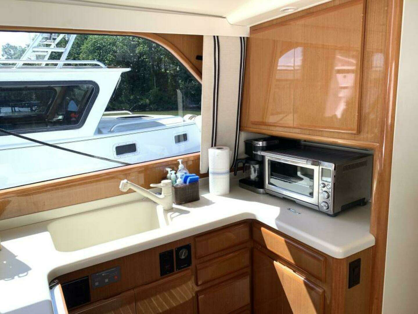 2000 Viking 50 Convertible Sportfish - Image 14
