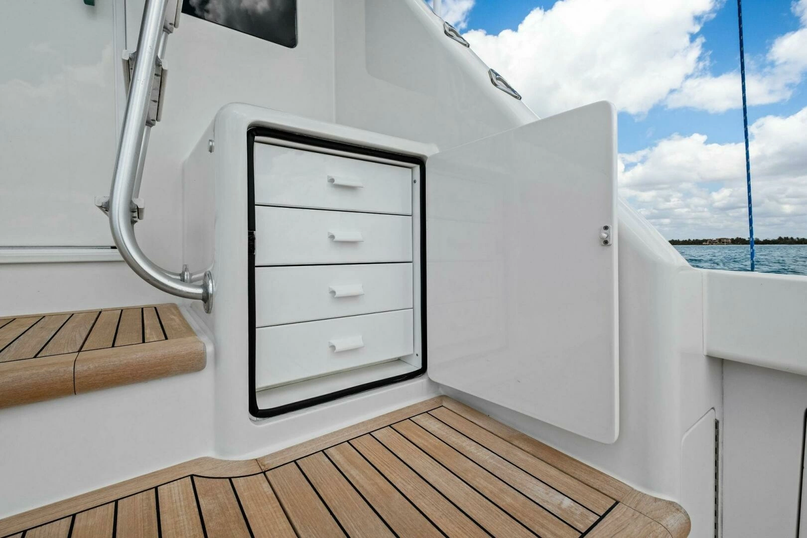 2008 Viking 64 Convertible - Image 71