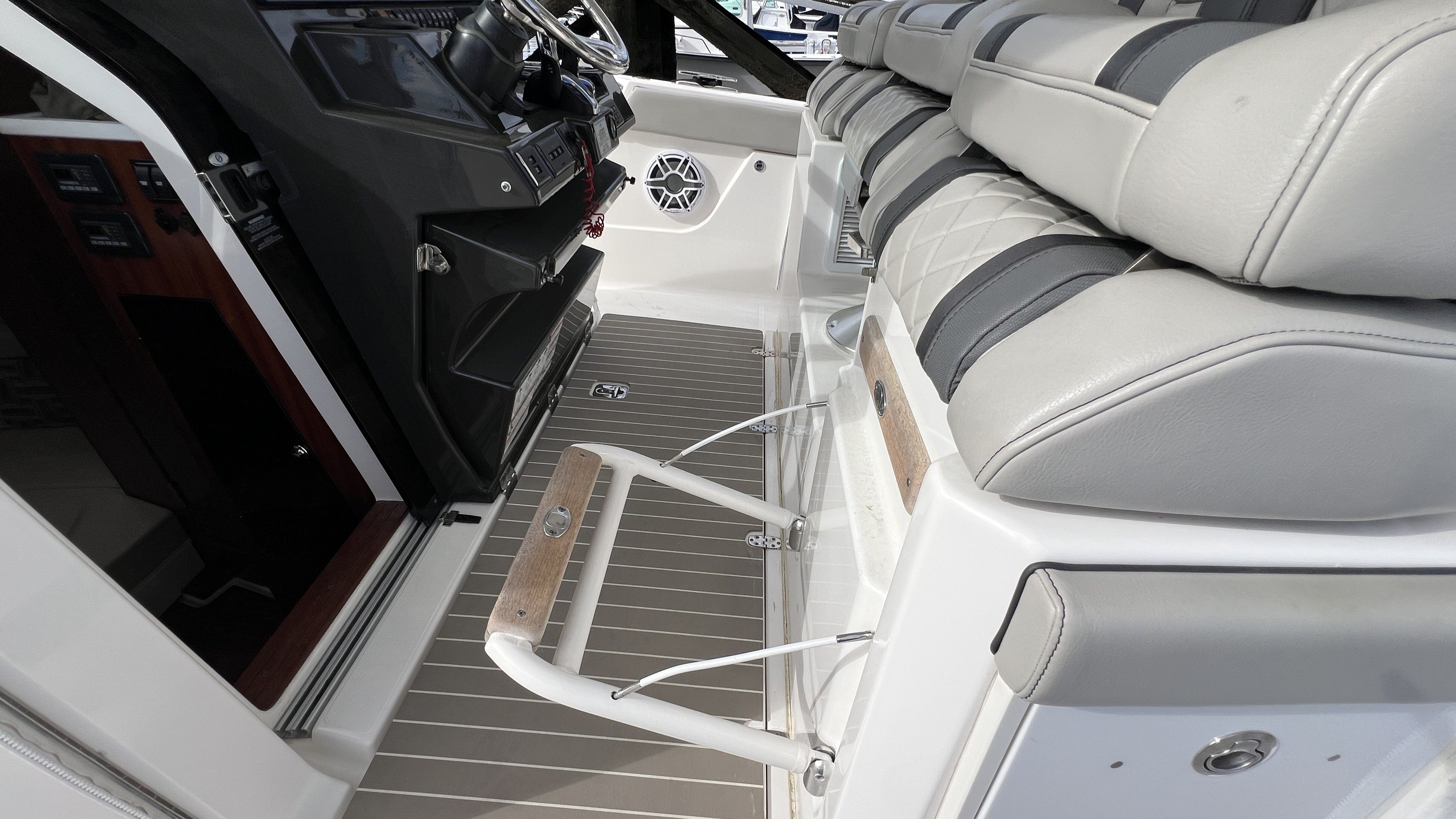2023 Pursuit S378 - 84